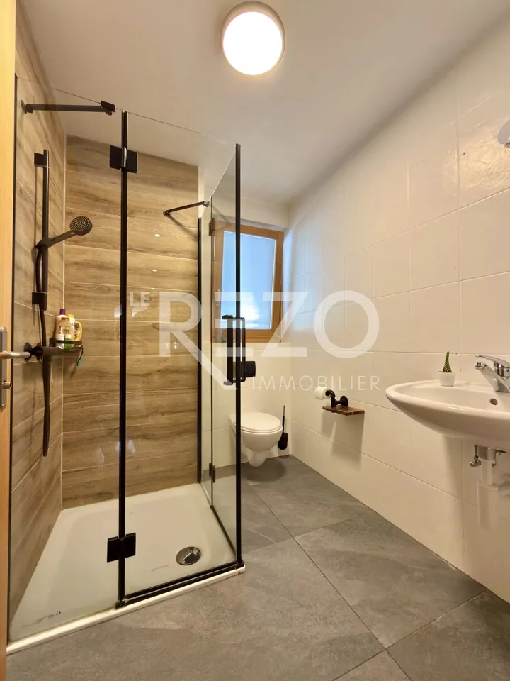 Wohnung mit 4,5 Zimmern, großem Balkon und Panoramablick. Troistorrents, VS
