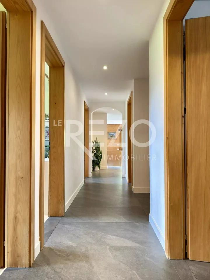Wohnung mit 4,5 Zimmern, großem Balkon und Panoramablick. Troistorrents, VS