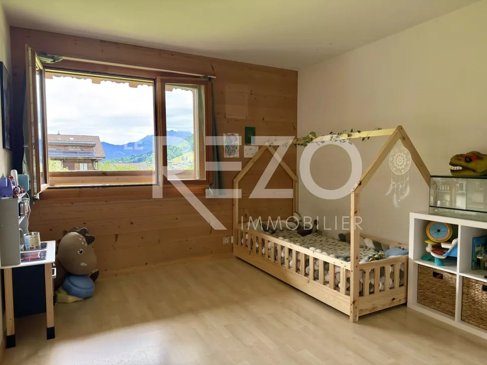 Wohnung mit 4,5 Zimmern, großem Balkon und Panoramablick. Troistorrents, VS