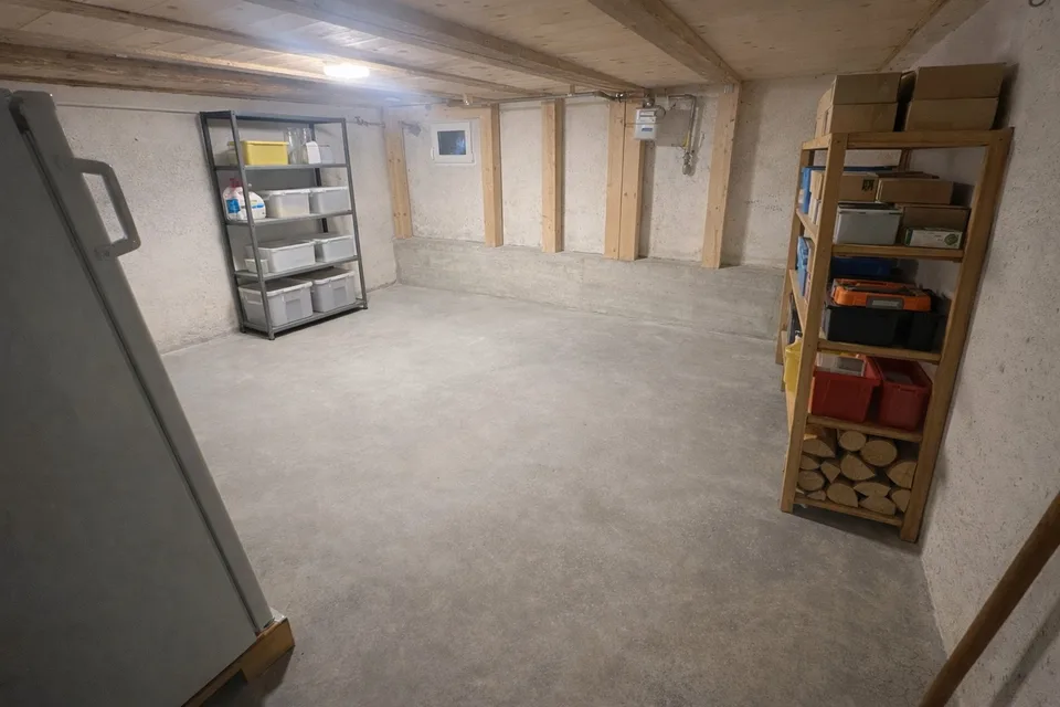 Schönes 5 Zimmer Reihenhaus mit Garten und Innenparkplatz