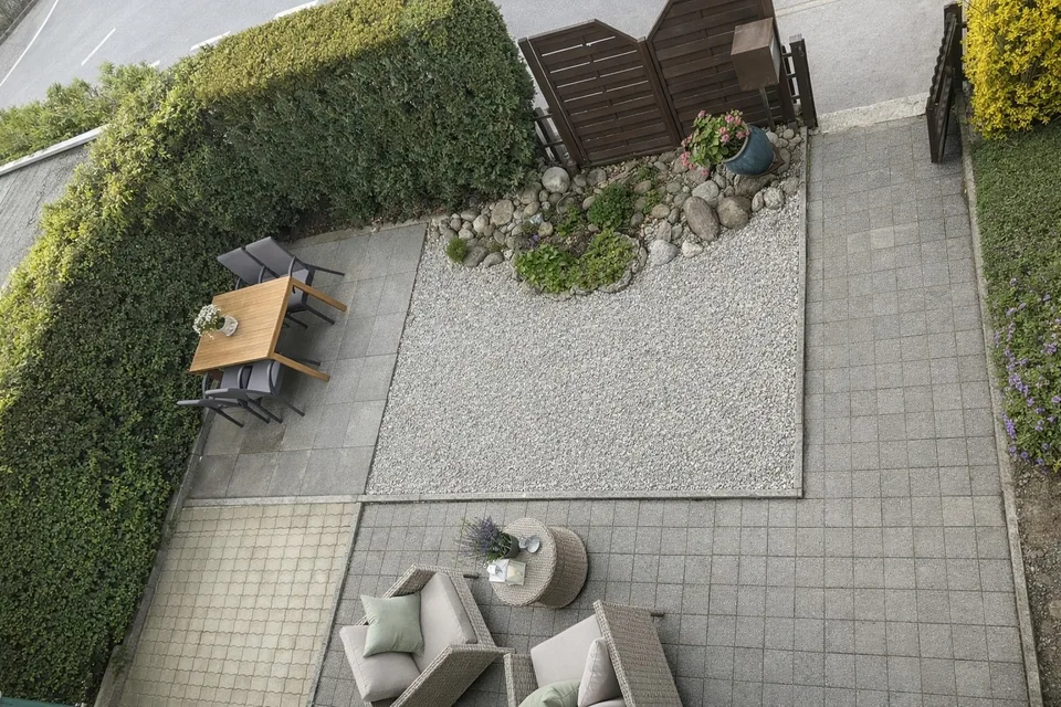 Schönes 5 Zimmer Reihenhaus mit Garten und Innenparkplatz