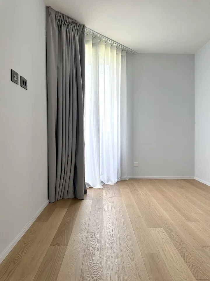 Attika-Duplex 4,5 neu renoviert mit Panoramadachgarten.
