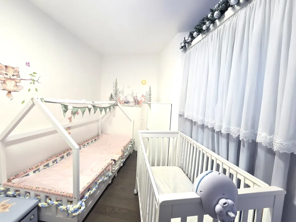 Bel 4,5 locali in stile moderno con grande terrazza coperta.
