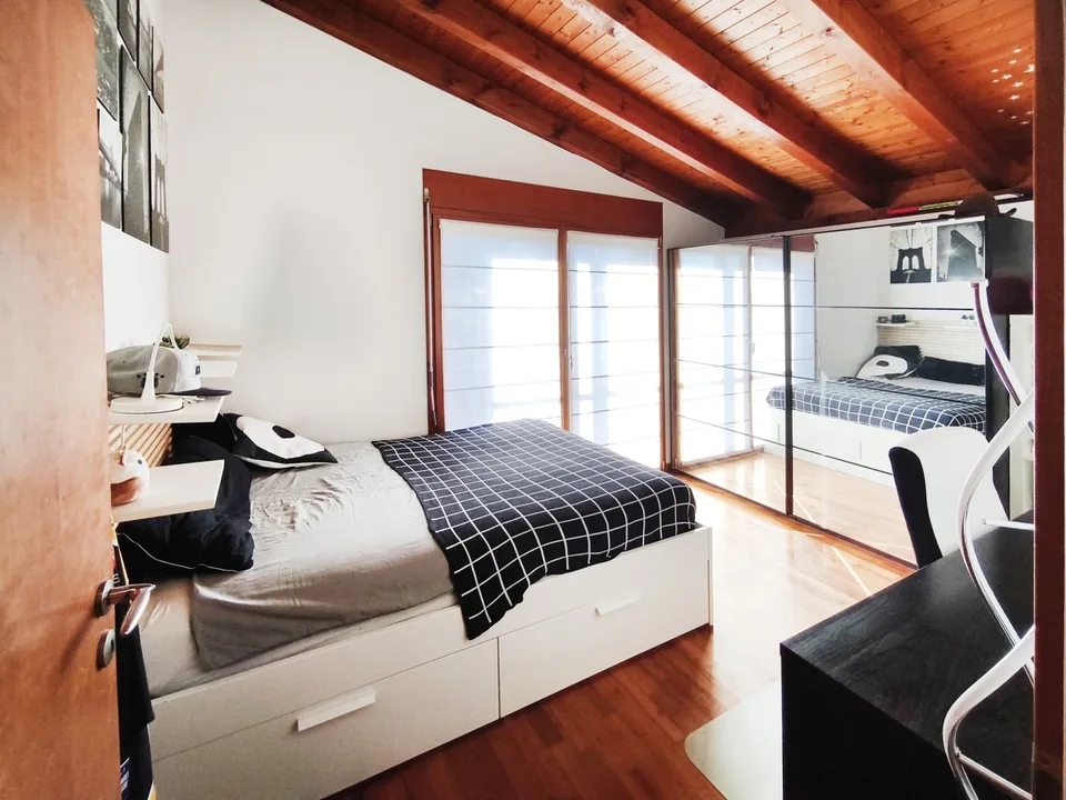 Villa mit 5,5 Zimmern, beheiztem Pool, privatem Garten und großen Räumen