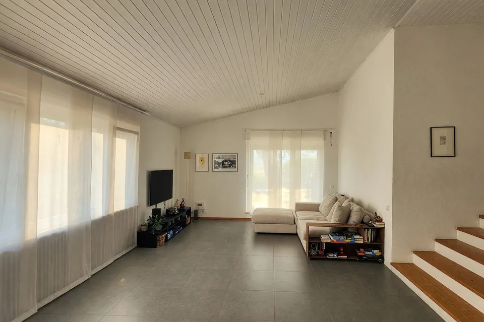Casa unifamiliare 6,5 locali di 190 mq con giardino privato e veranda