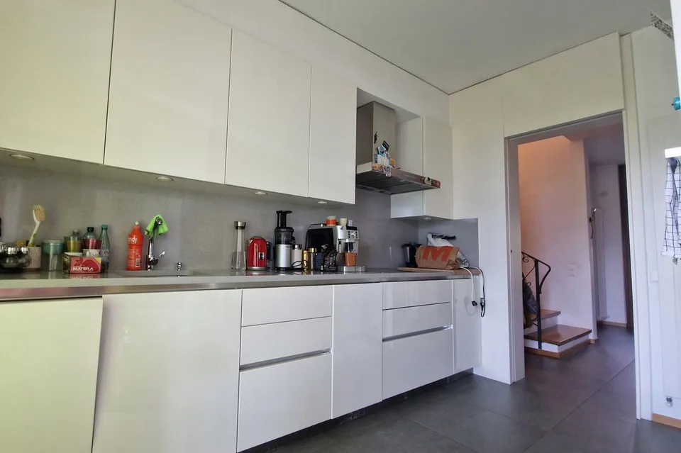 Casa unifamiliare 6,5 locali di 190 mq con giardino privato e veranda
