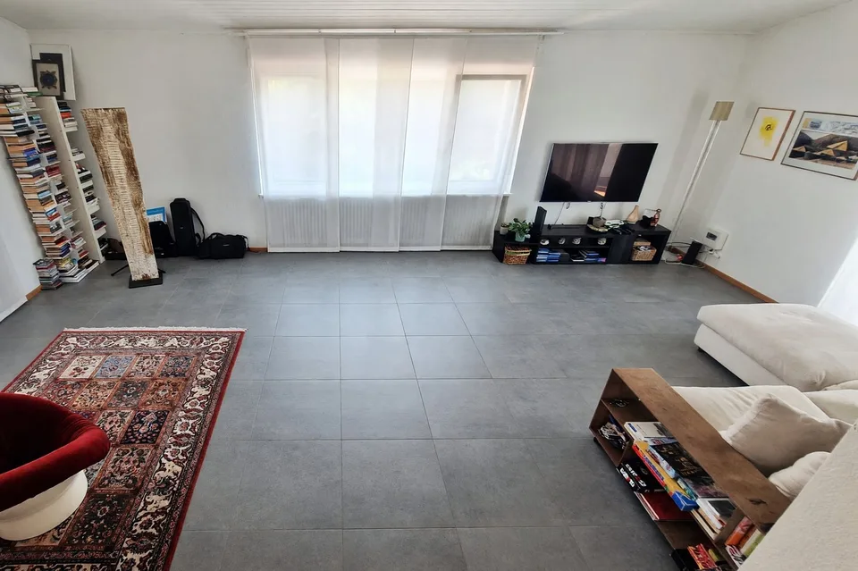 Casa unifamiliare 6,5 locali di 190 mq con giardino privato e veranda