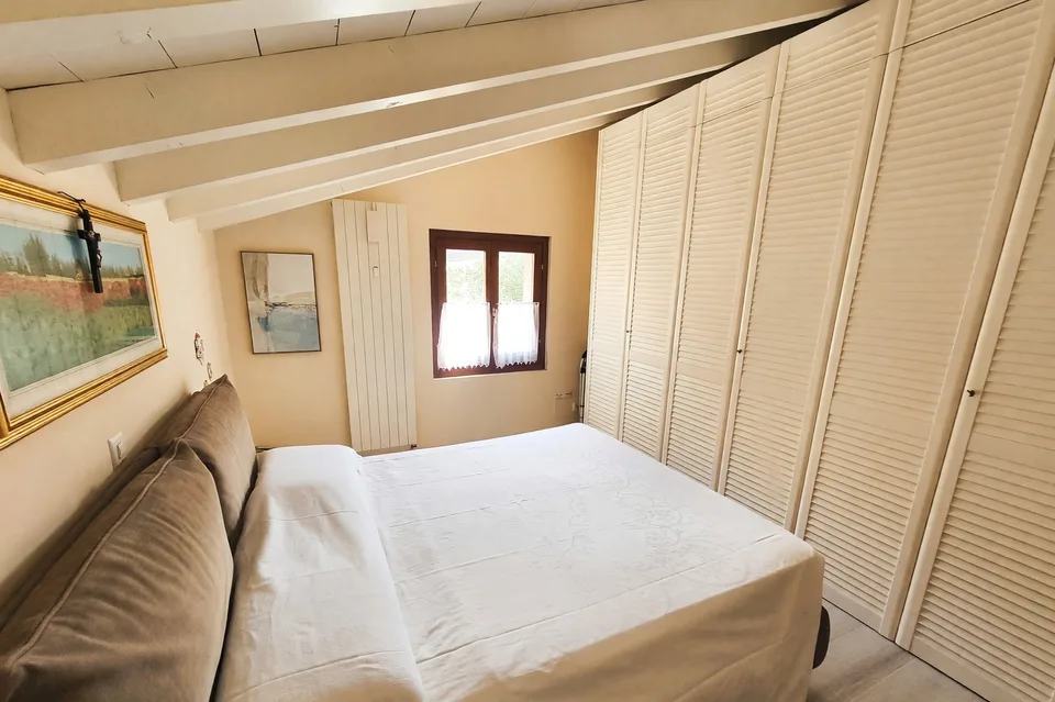 Elegantes 4,5-Zimmer-Lake-Wohnung mit privatem Garten in Capolago renoviert