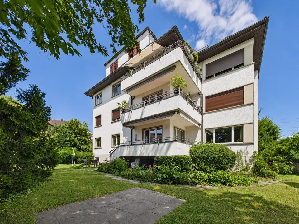 Zentrale Wohnlage, grosszügiger Balkon und beste Anbindung nahe Bah...
