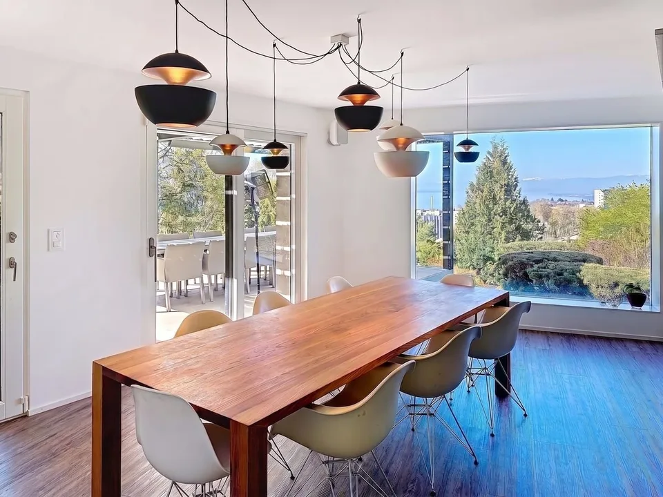 Élégance contemporaine avec vue panoramique sur le Léman