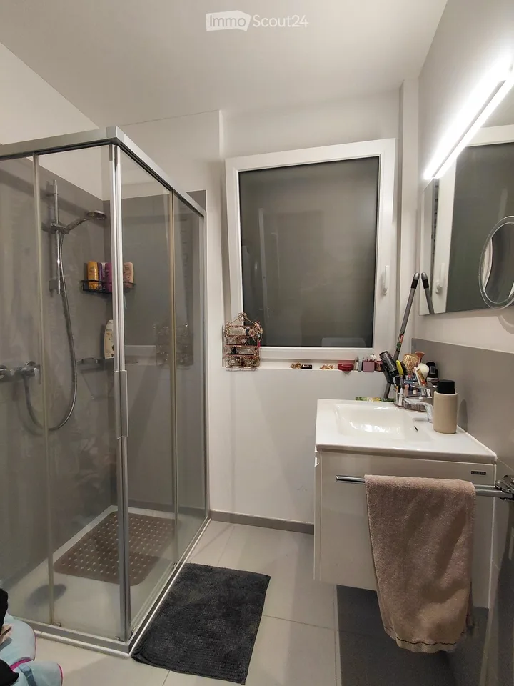 Appartement moderne 4.5 pièces avec grande terrasse à Cureglia