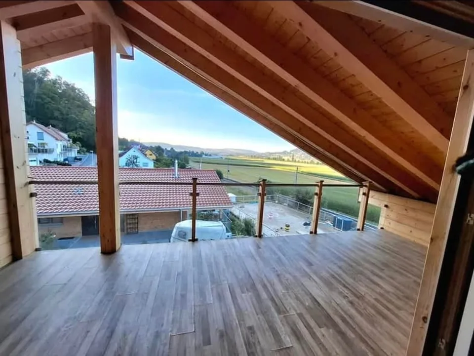 3 Familienhaus mit Pferdestall, Reitplatz, Naturpool und Überlaufbecken