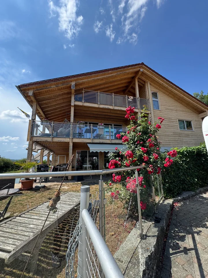 3 Familienhaus mit Pferdestall, Reitplatz, Naturpool und Überlaufbecken