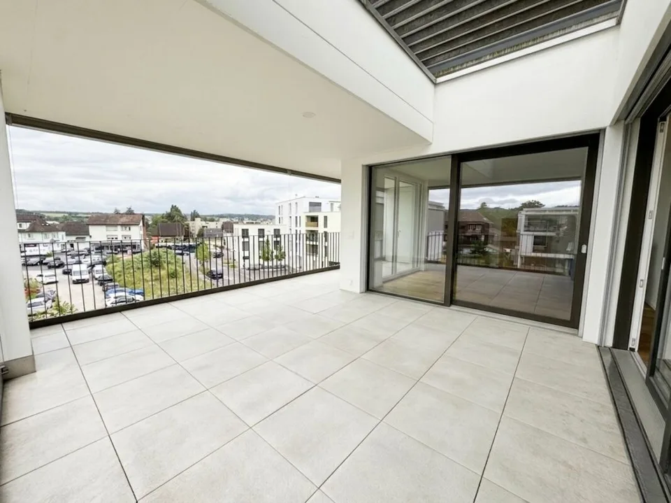 Appartement de haute qualité de 4,5 pièces avec grand balcon
