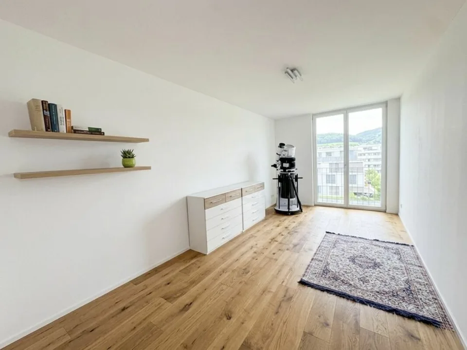 Appartement de haute qualité de 4,5 pièces avec grand balcon