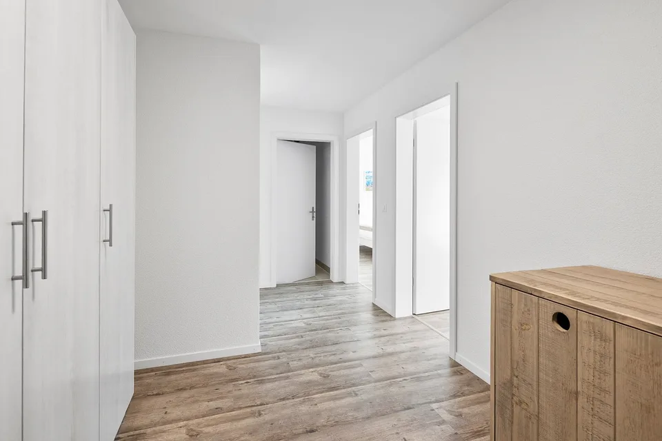 Rêve de maison moderne avec terrasse de rêve dans un endroit calme