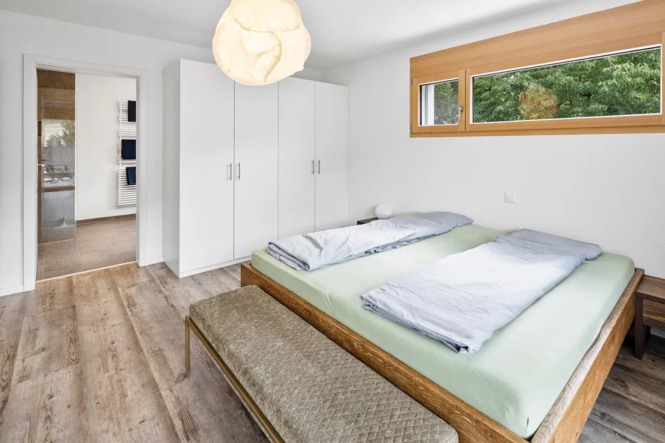 Rêve de maison moderne avec terrasse de rêve dans un endroit calme