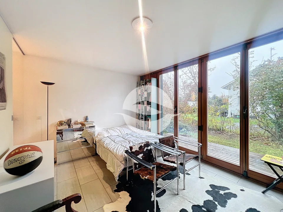 Charmannte Reihenhaus-Villa mit 4,5 Zimmern und baumgesäumtem Garten!