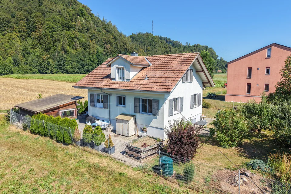 Einfamilienhaus mit Gartenbijou am Dorfrand von Lützelflüh