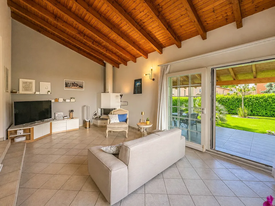 Casa unifamiliare con giardino a Stabio