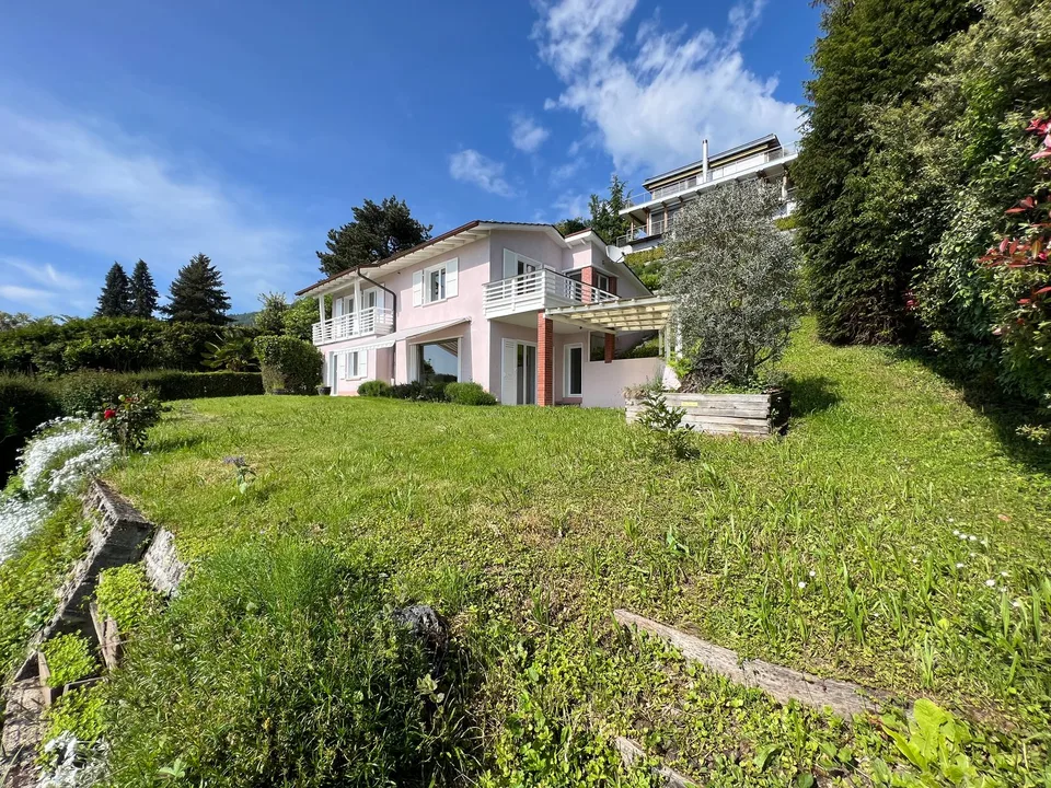 Route de Plantières 39 – Magnifique villa individuelle avec une vue imprenable sur le lac