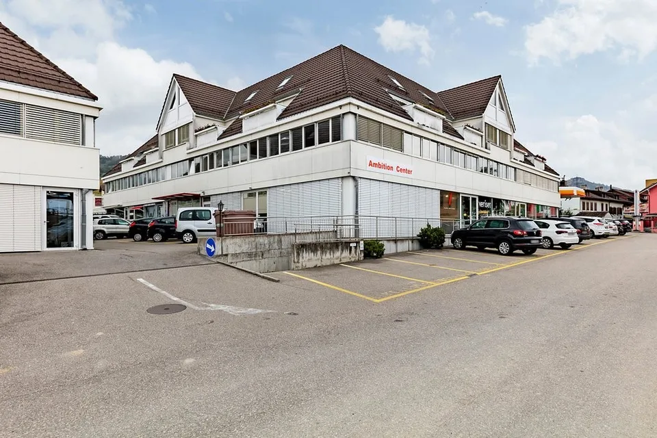Zu ergattern! Überdachte Parkplätze