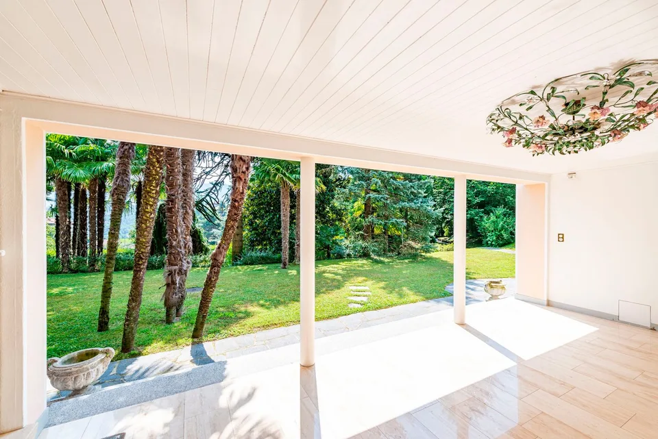 Prächtige Villa mit Pool, umgeben von Weinbergen