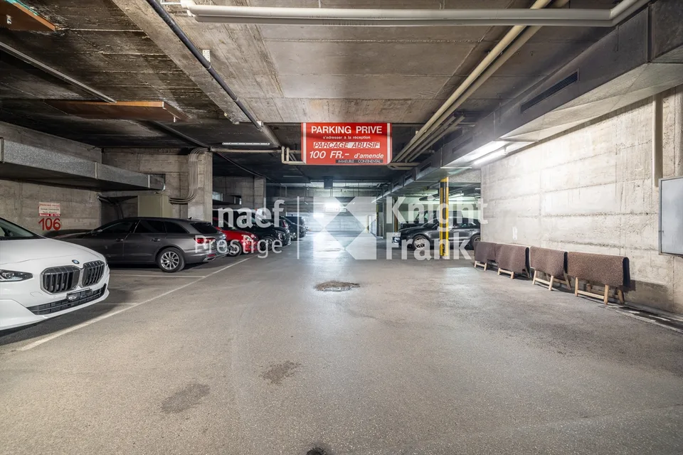 Garage / Local commercial d'exception au coeur de Crans-Montana