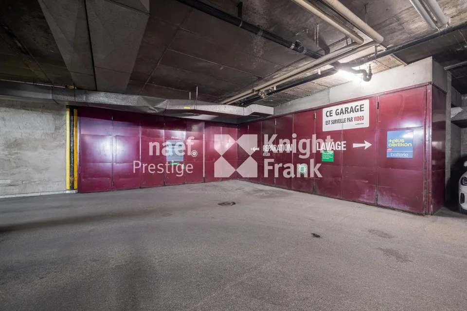 Garage / Local commercial d'exception au coeur de Crans-Montana