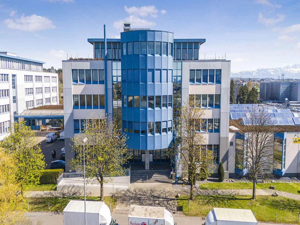 Ausgebaute Büroflächen in Volketswil zu vermieten