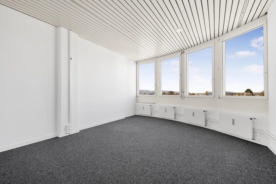 Ausgebaute Büroflächen in Volketswil zu vermieten