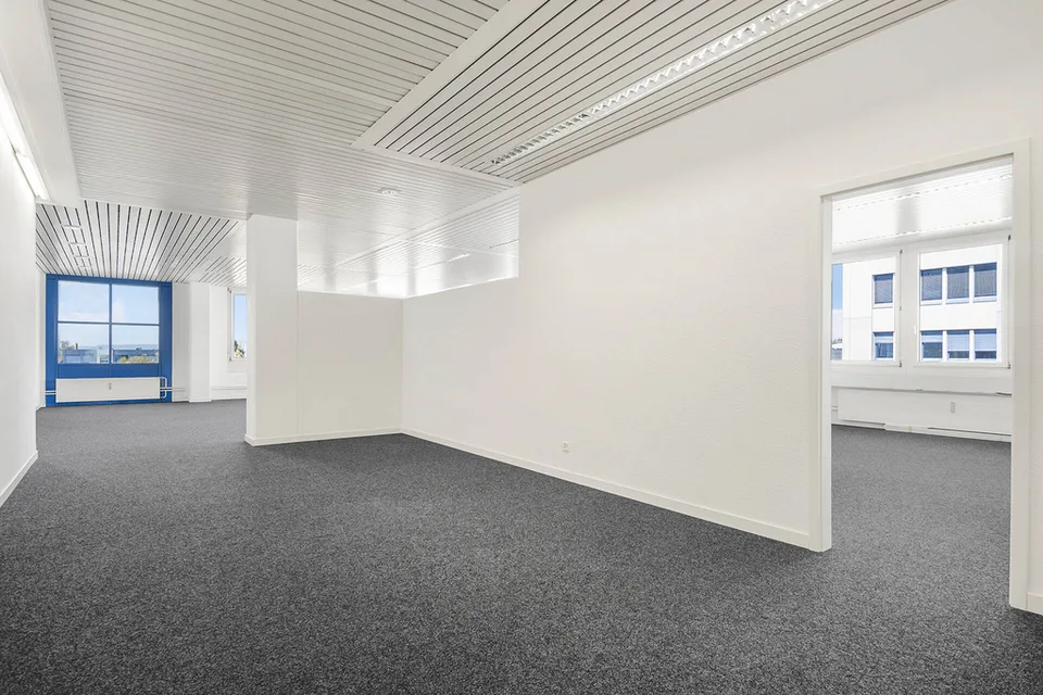 Ausgebaute Büroflächen in Volketswil zu vermieten