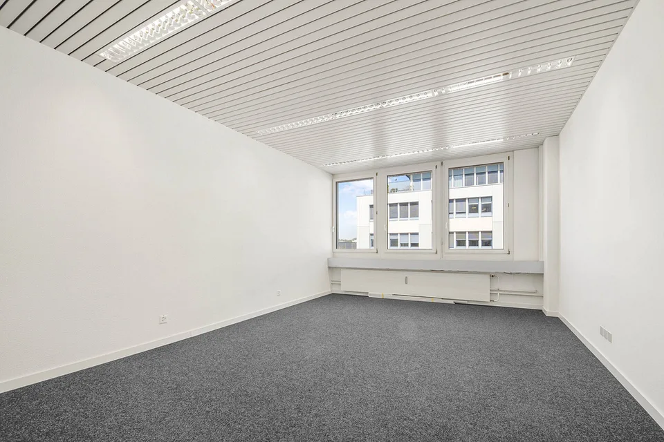 Ausgebaute Büroflächen in Volketswil zu vermieten