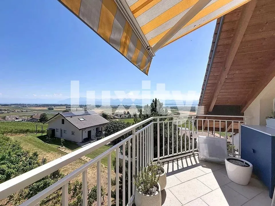 Schönes Charakterapartment ? Letztes Stockwerk mit Blick auf den See und die Weinberge ? Luins
