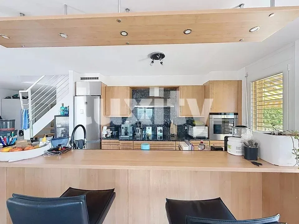 Schönes Charakterapartment ? Letztes Stockwerk mit Blick auf den See und die Weinberge ? Luins