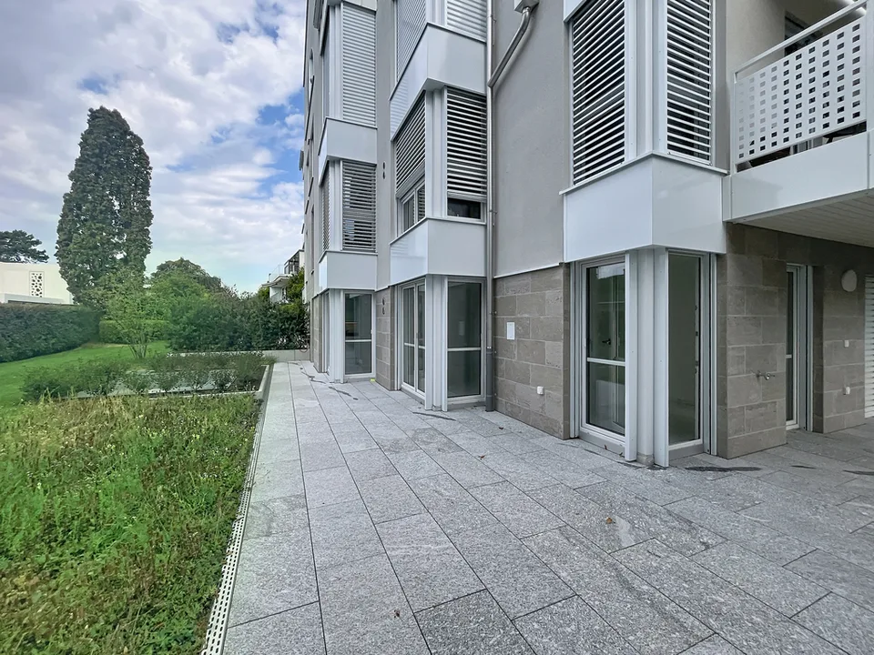 Exklusive 2.5-Zimmer-Gartensitzplatz Wohnung in Herrliberg