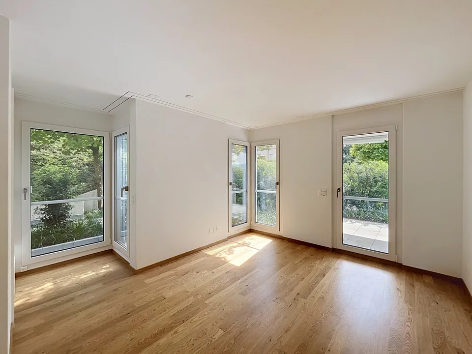 Exklusive 2.5-Zimmer-Gartensitzplatz Wohnung in Herrliberg