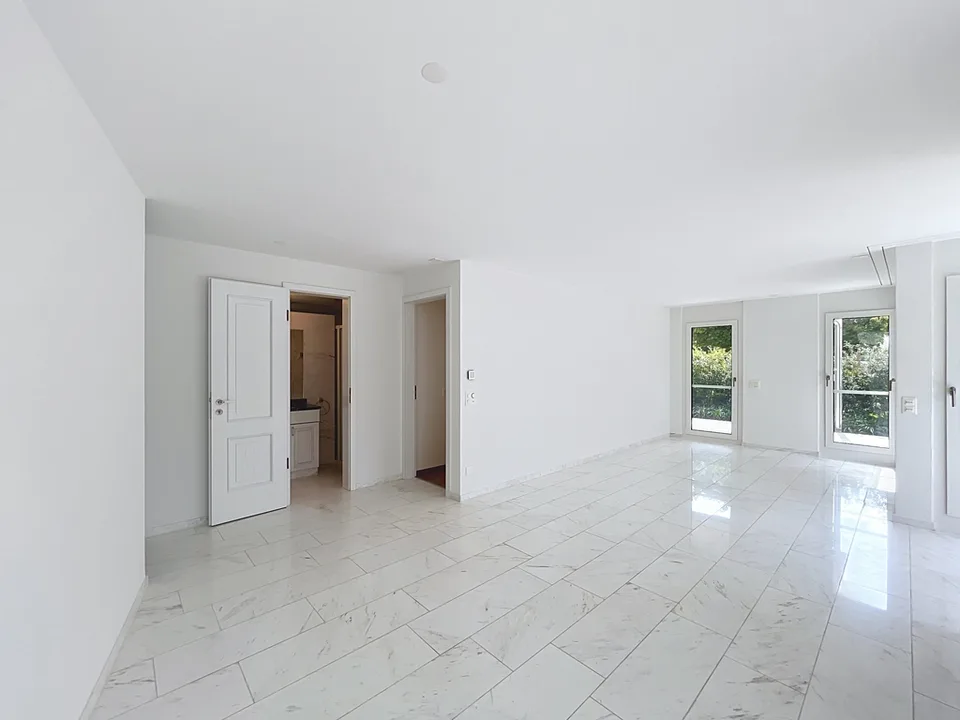 Exklusive 2.5-Zimmer-Gartensitzplatz Wohnung in Herrliberg