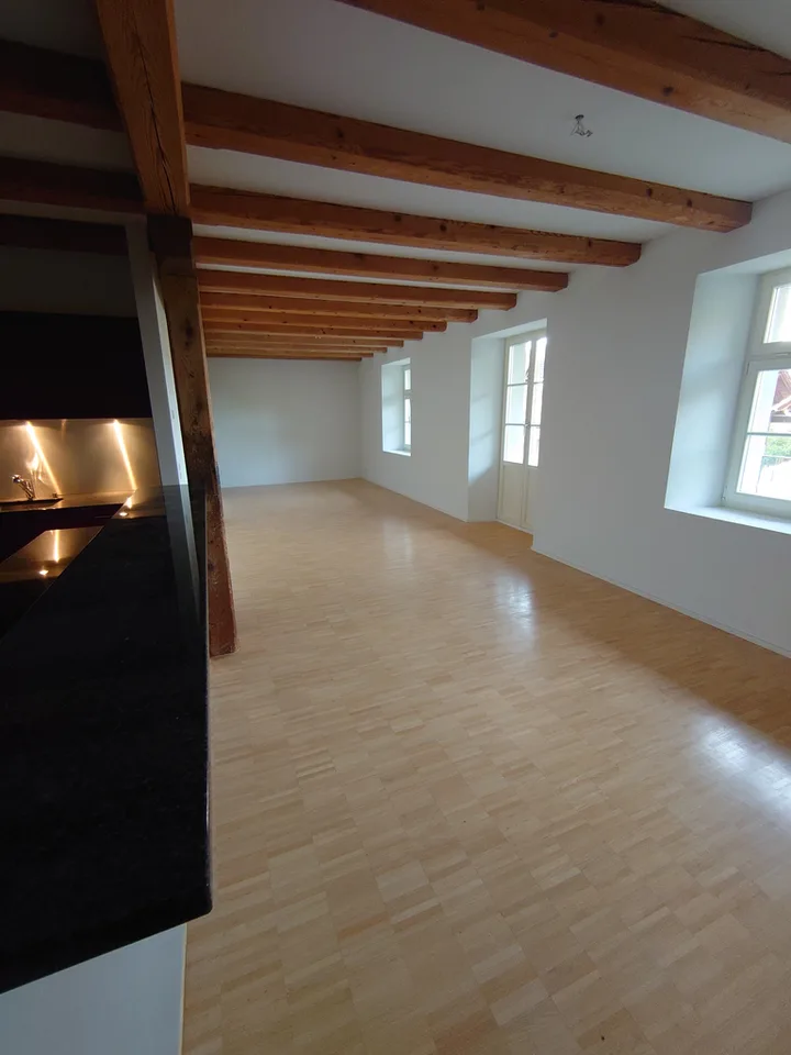 Grosszügiges und modernes Loft im ruhigen Herbligen