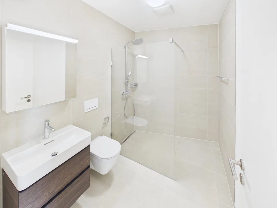 Moderne 2.5-Zimmerwohnung mit 14m2 Balkon