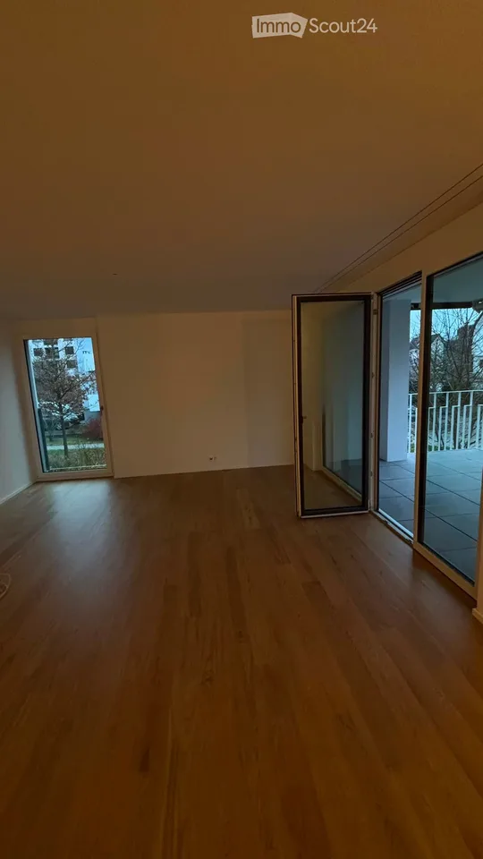 Moderne 3.5-Zimmer-Wohnung mit Balkon in Wallisellen