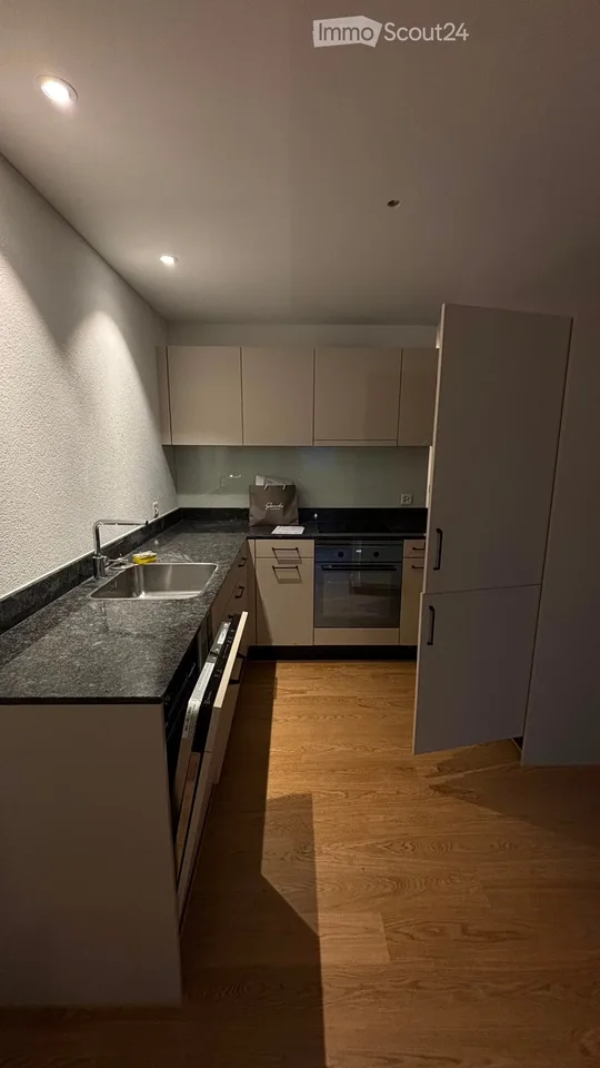 Moderne 3.5-Zimmer-Wohnung mit Balkon in Wallisellen