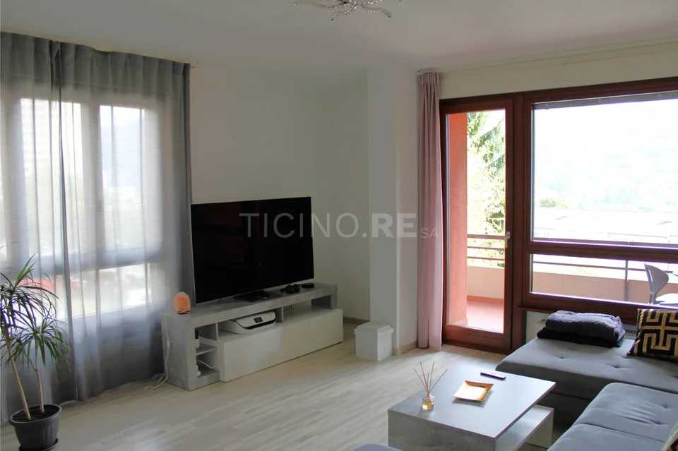 Lugano: Luminoso Appartamento 3.5 Locali con vista lago e città