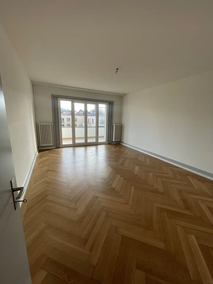 Grosszügige 3-Zimmerwohnung mit grosser Loggia nähe Insel zu vermieten