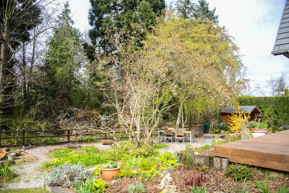EXKLUSIVES EINFAMILIENHAUS AM WALDRAND – RUHE, NATUR & NÄHE ZU BASEL