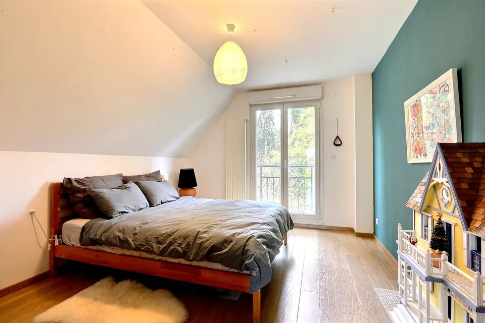 EXKLUSIVES EINFAMILIENHAUS AM WALDRAND – RUHE, NATUR & NÄHE ZU BASEL