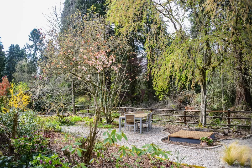 EXKLUSIVES EINFAMILIENHAUS AM WALDRAND – RUHE, NATUR & NÄHE ZU BASEL