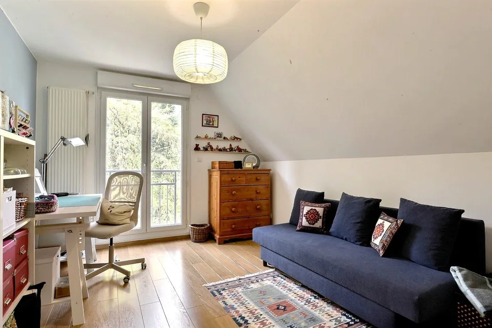 EXKLUSIVES EINFAMILIENHAUS AM WALDRAND – RUHE, NATUR & NÄHE ZU BASEL