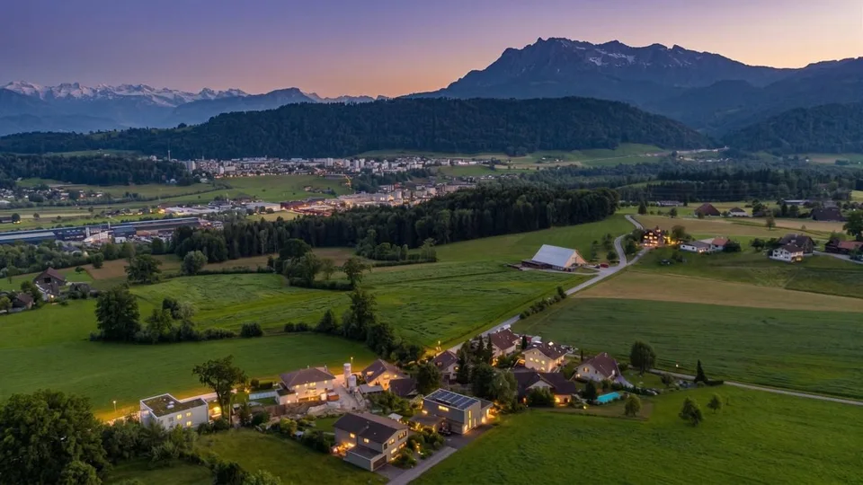 Living close to the city: Mountain panorama meets outdoor living