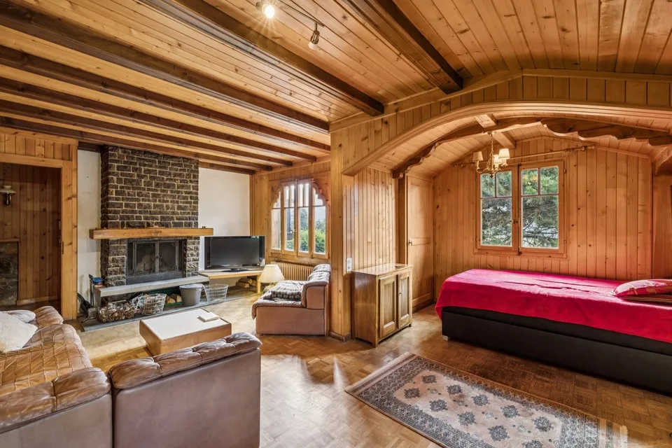 Spacieux chalet de 4 appartements avec vue spectaculaire et grand jard